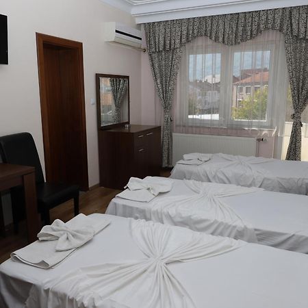 Hotel Leo Печ Екстер'єр фото